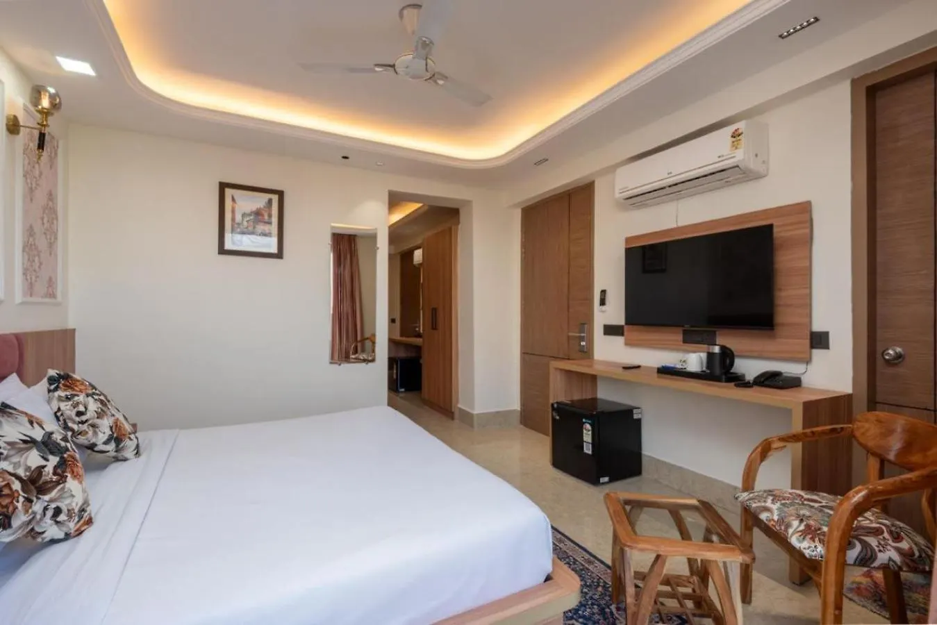 Aatithyam Residency Hotel Gurgaon