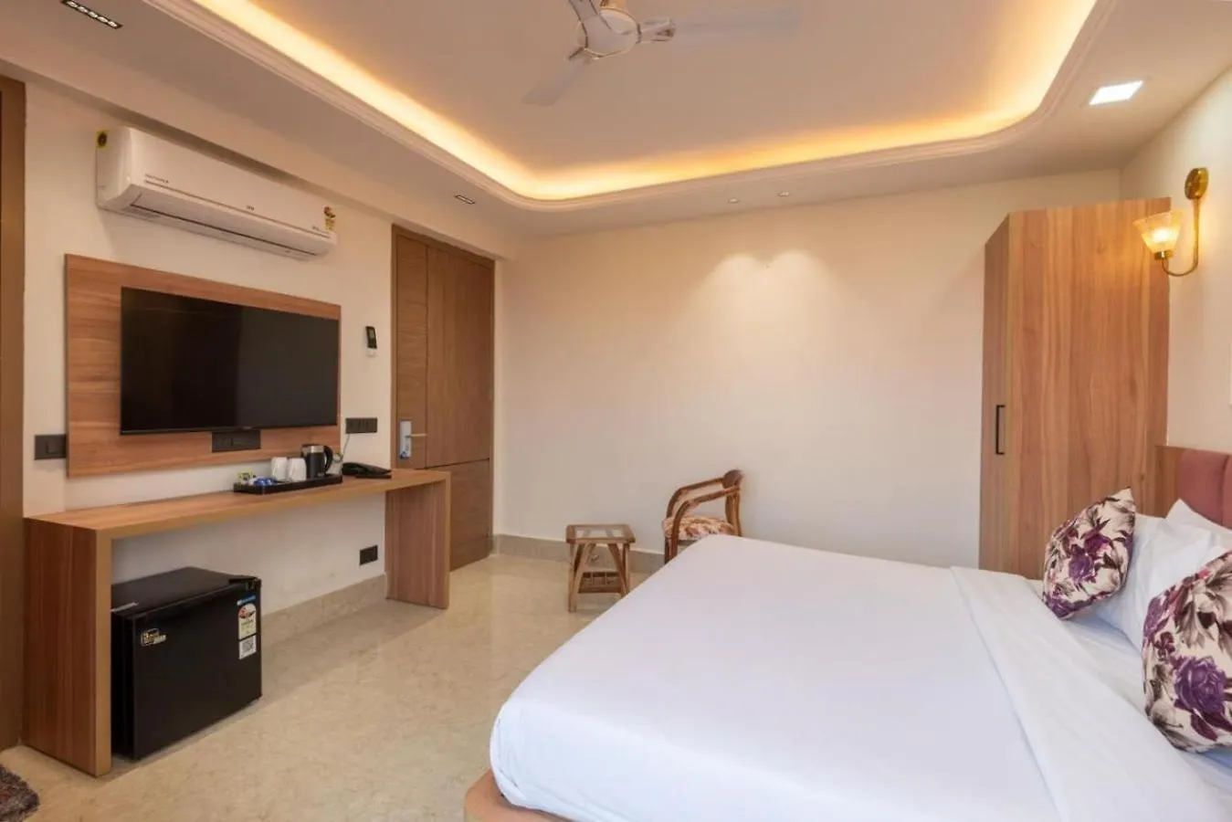 Aatithyam Residency Hotel Gurgaon