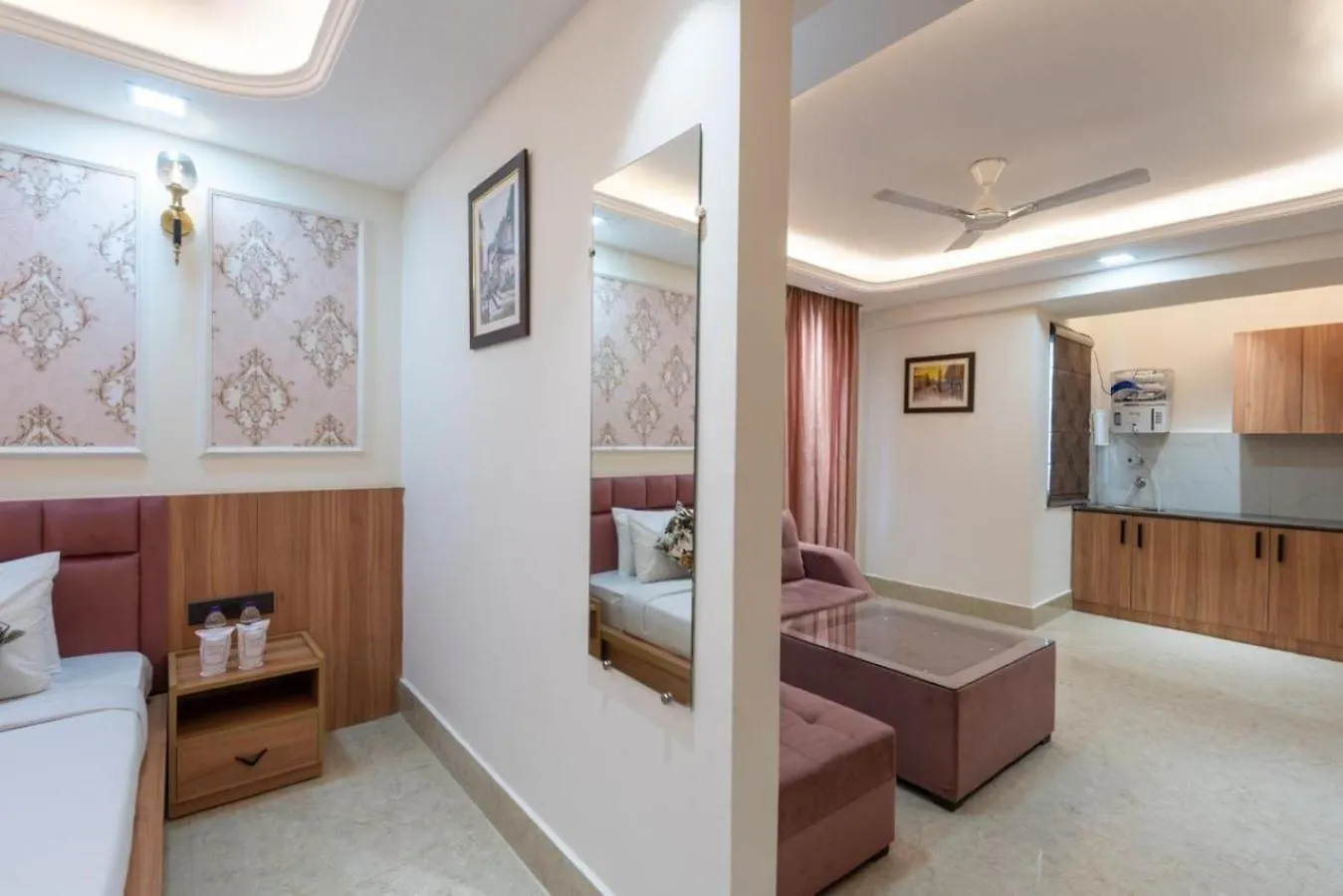 Aatithyam Residency Hotel Gurgaon 4*,