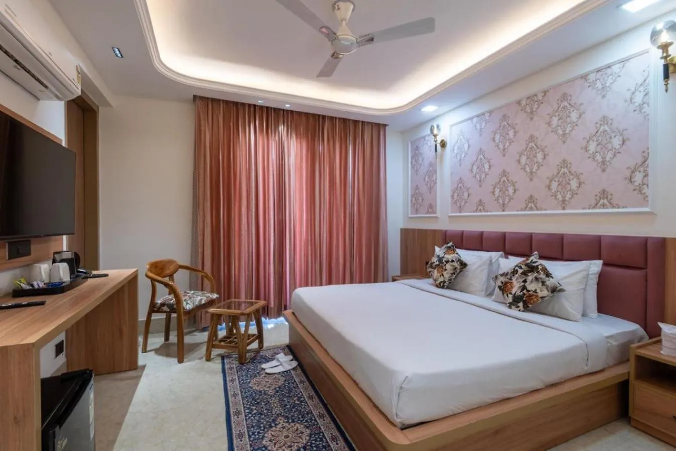 Aatithyam Residency Hotel Gurgaon 4*,  India