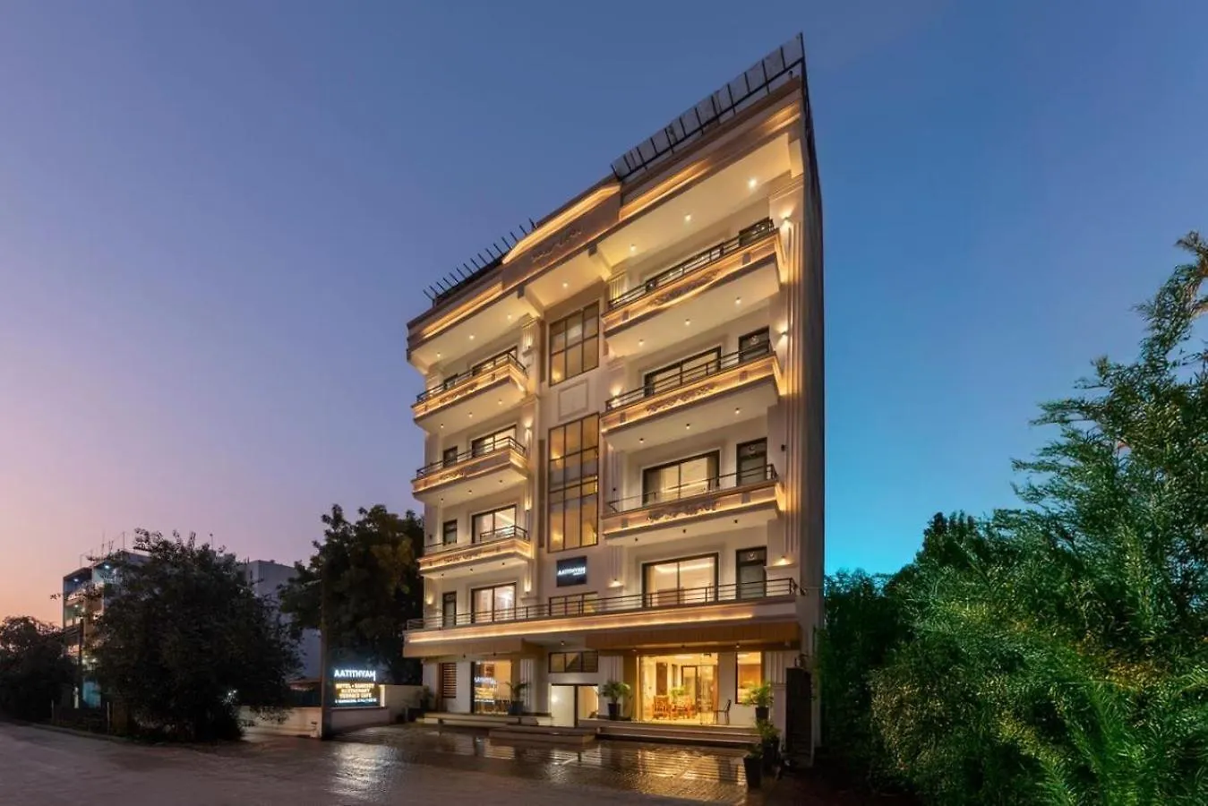Aatithyam Residency-Golf Course Road Gurgaon Hotell